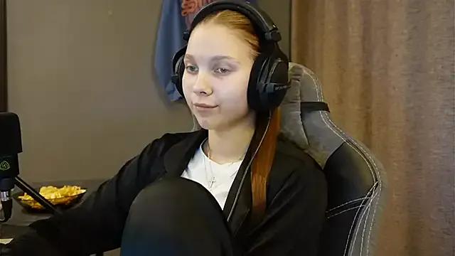 StripChat Softixq is Freechat Softixq — Gymnast will dance twerk