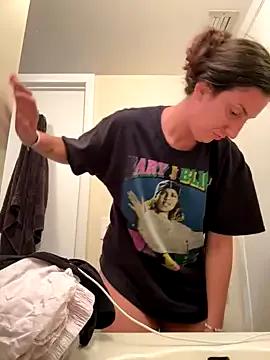 Freechat sweetsirenn on StripChat