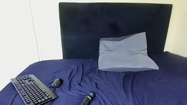 StripChat SweetTitties21 is Freechat SweetTitties21 — help me earn a living with my son