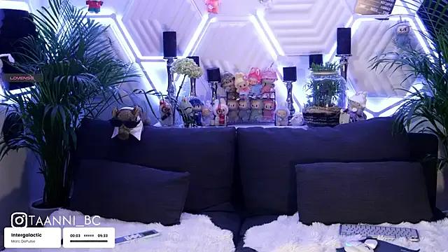 Freechat taanni_bc on StripChat