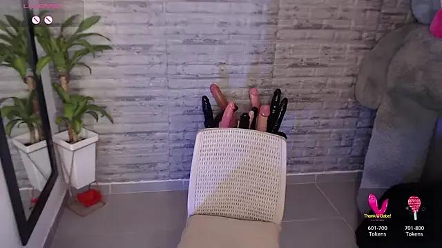 Freechat TinnaCobb on StripChat