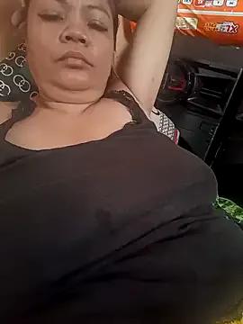 Freechat twinsflowers45 on StripChat