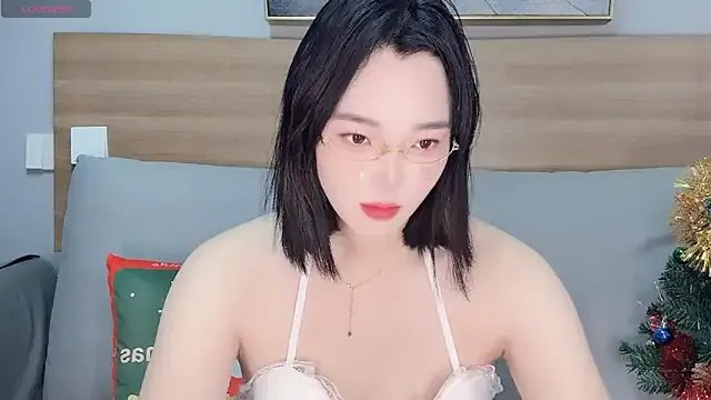 upoo7lt on StripChat