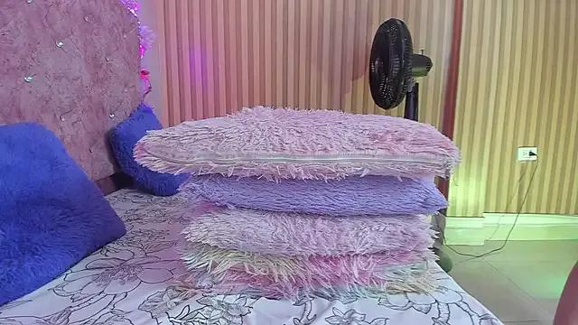 Freechat violet_taylor_ on StripChat