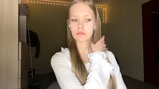 ZaidaSchwarten — kiss the cam for u <3