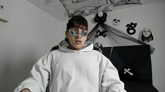 Freechat zeusapollofuck on StripChat