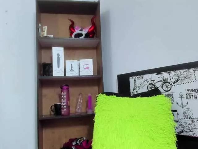 moonn-26 from BongaCams