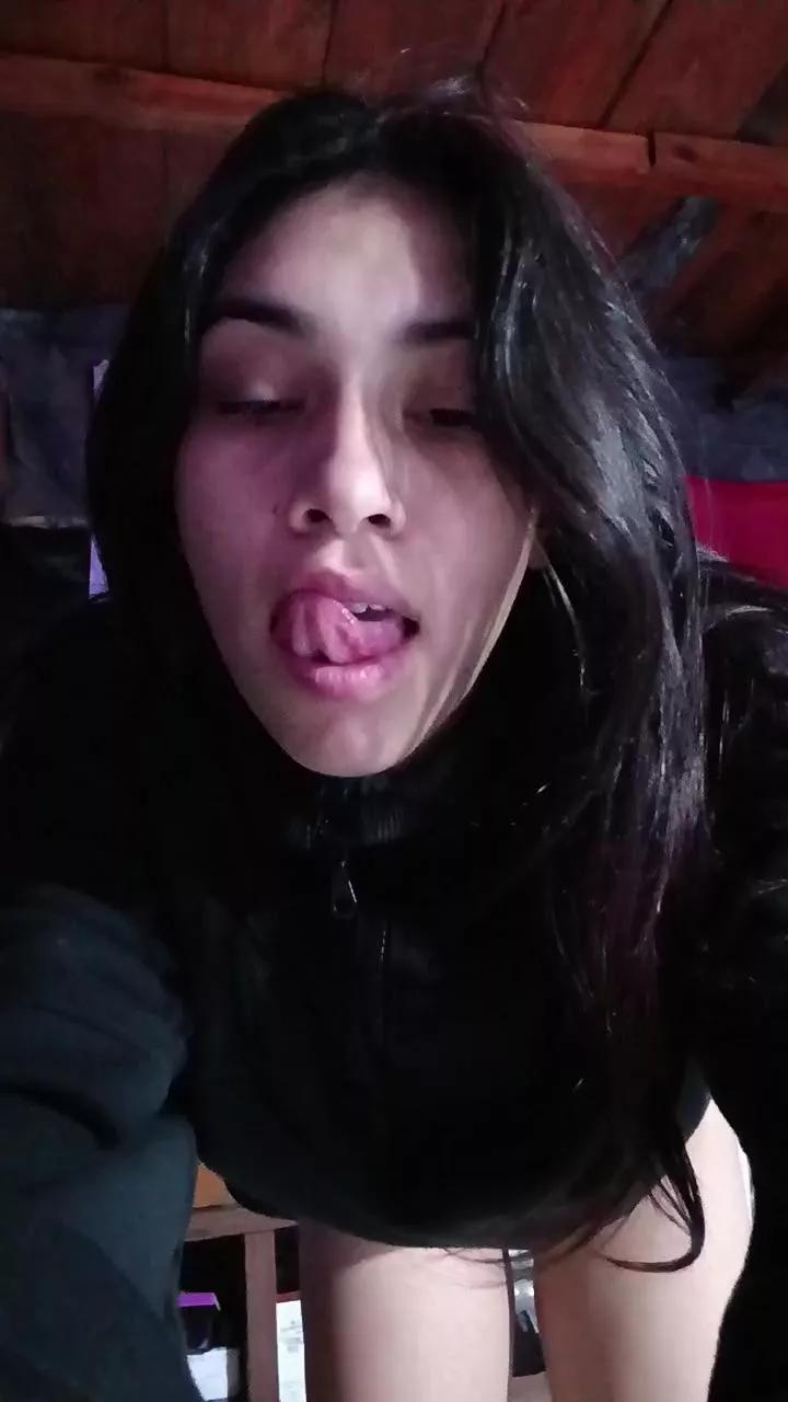 Babyescorpio222 from Cam4