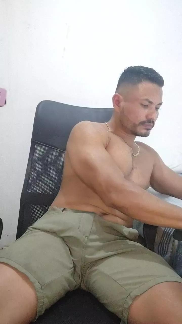 kllayton from Cam4
