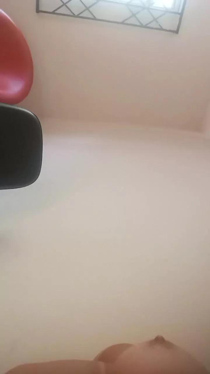 lulu19502 from Cam4