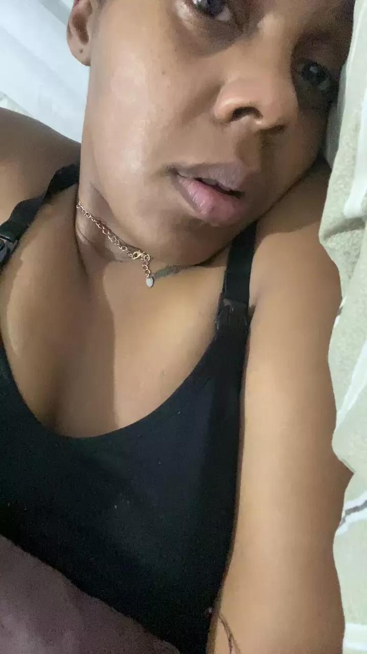 luluzinha46 from Cam4