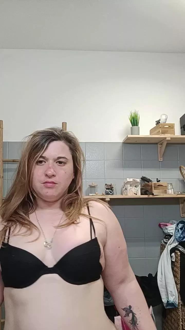 Misslili30 from Cam4