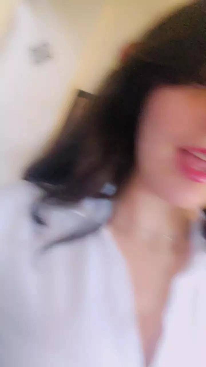 Roxannepiggy from Cam4 is Freechat