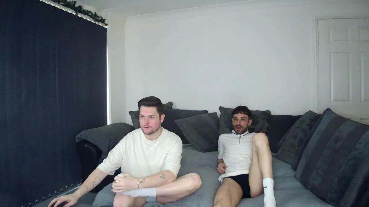 TwoTwinkHusband from Cam4