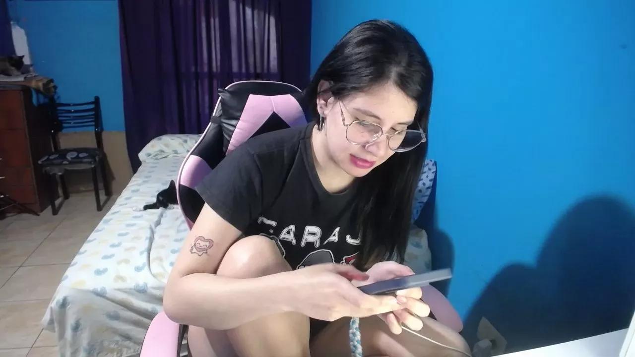 zzwei7 from Cam4