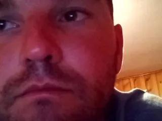 chuckboonesk8 from CamSoda