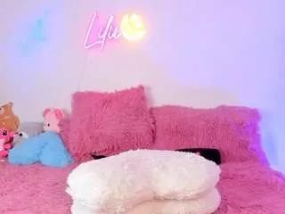 liliimoon from CamSoda