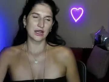 alianna_solo_kiss from Chaturbate