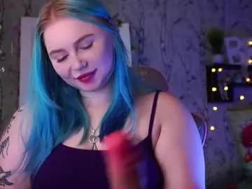 moon_valkyriie from Chaturbate