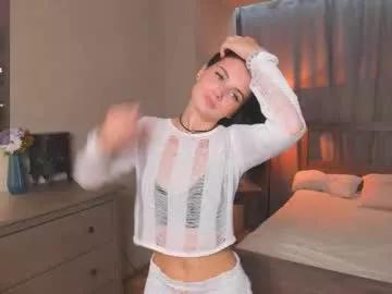 synne_glows from Chaturbate is Freechat