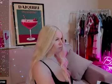 tasty__booty from Chaturbate