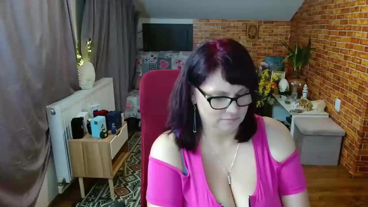 hellen37 from Streamray