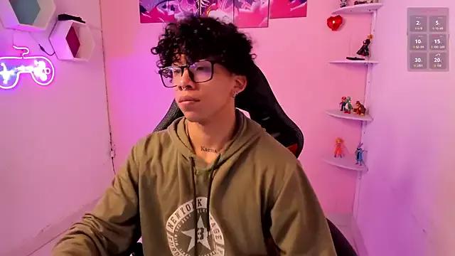 AkazaBoy_ from StripChat
