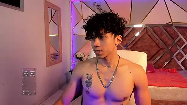AkazaBoy_ from StripChat