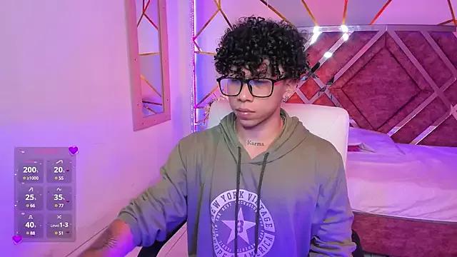 AkazaBoy_ from StripChat
