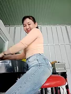 Ana_love2000 from StripChat is Freechat