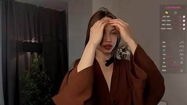 AraHailey from StripChat