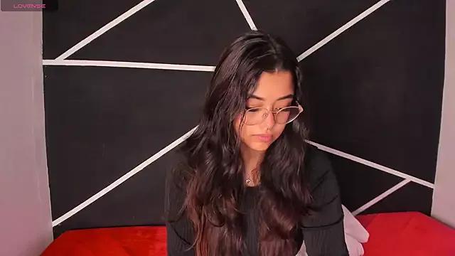 Ariana_Pierce from StripChat