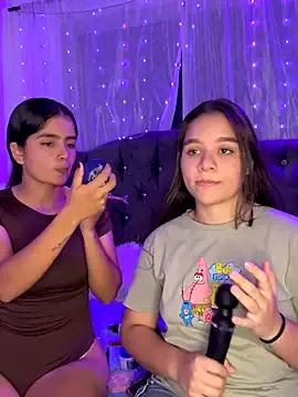 Ashley_and_Zoe from StripChat is Freechat