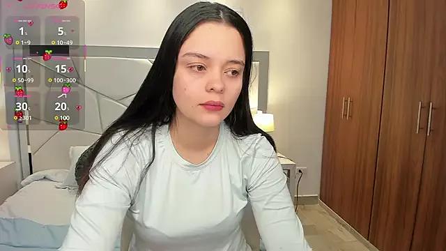 Bella-hadiid from StripChat