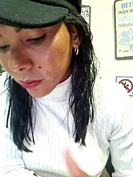 Doll_Loren from StripChat