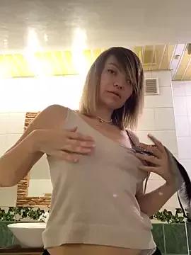 Ella_Pearlie from StripChat