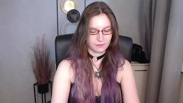 emmaxDelight from StripChat is Freechat