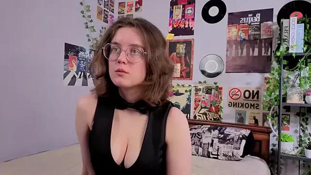 FalineChasey from StripChat is Freechat