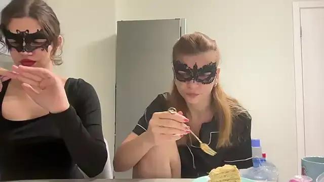 fluff_twinss from StripChat is Freechat