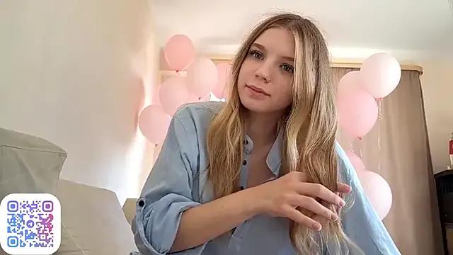 FruityXo from StripChat is Freechat