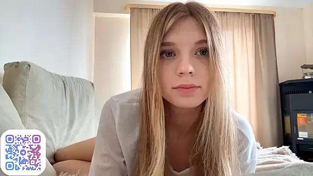 FruityXo from StripChat is Freechat
