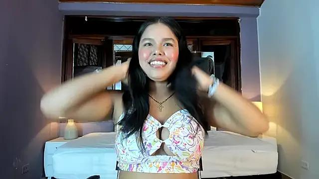 kittyy_babee from StripChat