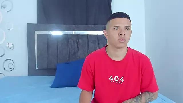 LatinsGuys25 from StripChat is Freechat