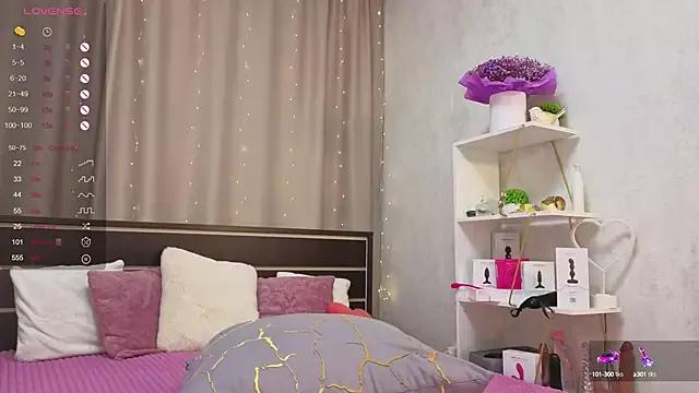 Lilian_Edgars from StripChat is Freechat