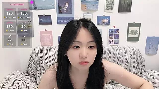 LiLiYbaby from StripChat