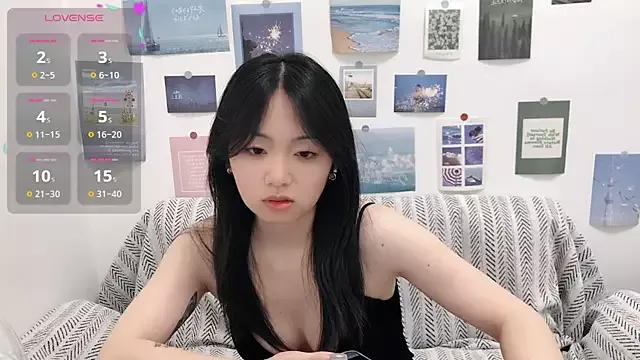 LiLiYbaby from StripChat