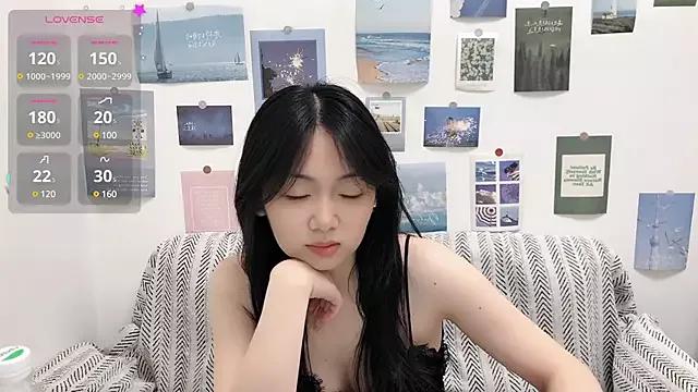 LiLiYbaby from StripChat