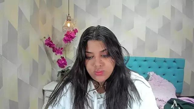 LindaBreeS on StripChat