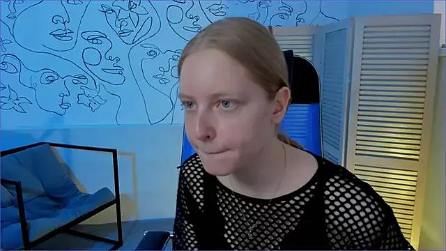 LuunaWiinters from StripChat
