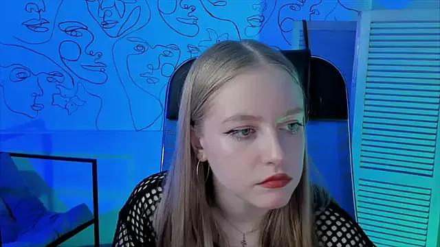 LuunaWiinters from StripChat